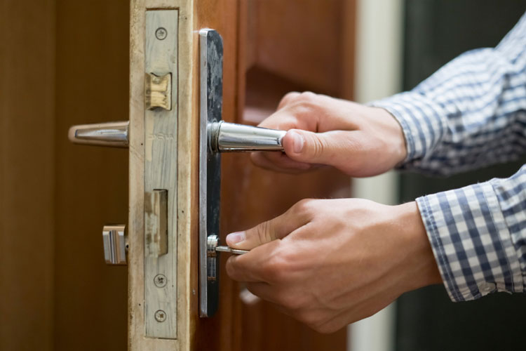 Emergency Locksmiths Help